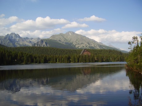 Štrbské pleso - hotel.jpg